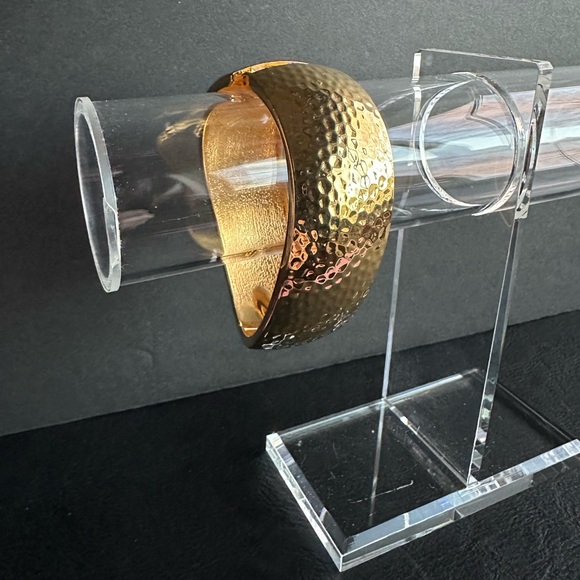 Gold Cuff Bracelet Gold Tone Textured Hammered Wavy Hinged Clamper - Picture 8 of 10